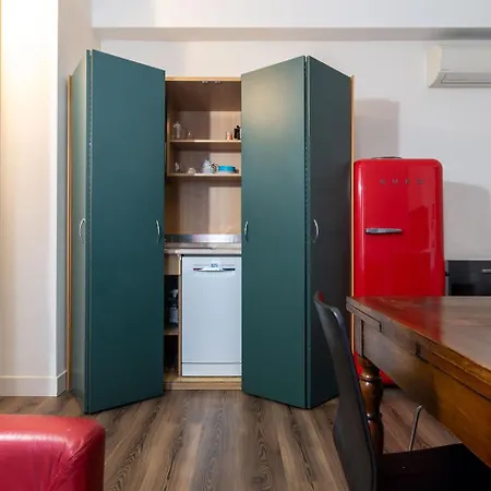 Bhd 1 Apartment *