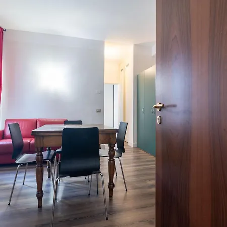 Bhd 1 Apartment *